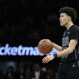 云开体育app下载-白热化！特拉奥雷外线开炮三分穿针 帮助篮网扳平比分